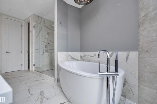 1304 14105 West Block Drive, Edmonton, AB - Indoor Photo Showing Bathroom