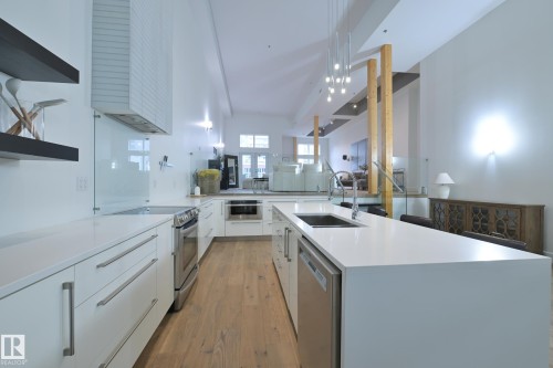 403 10154 103 Street, Edmonton, AB - Indoor Photo Showing Kitchen With Upgraded Kitchen