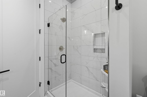 619 7463 May Common, Edmonton, AB - Indoor Photo Showing Bathroom