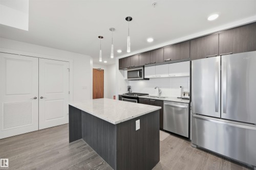 2002 9720 106 Street, Edmonton, AB - Indoor Photo Showing Kitchen With Upgraded Kitchen