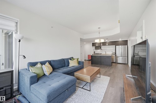 2002 9720 106 Street, Edmonton, AB - Indoor Photo Showing Living Room