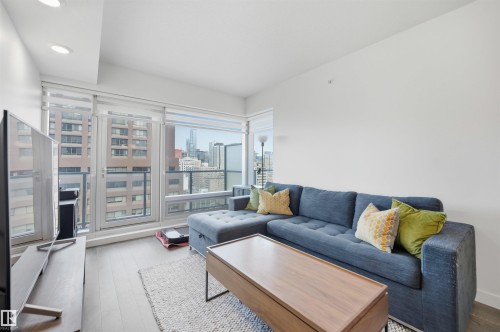 2002 9720 106 Street, Edmonton, AB - Indoor Photo Showing Living Room