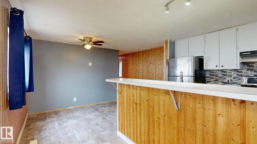 22 West View Boulevard, Edmonton, AB - Indoor Photo Showing Kitchen