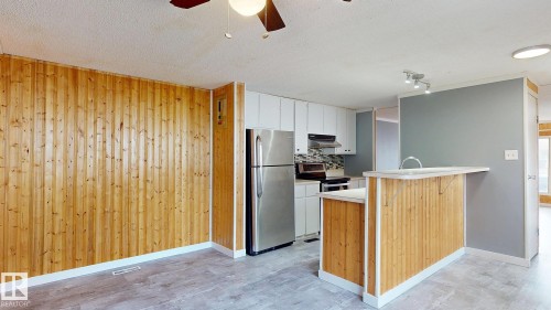 22 West View Boulevard, Edmonton, AB - Indoor