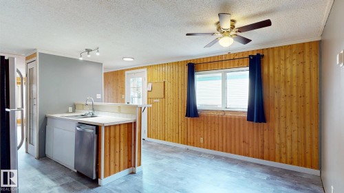 22 West View Boulevard, Edmonton, AB - Indoor