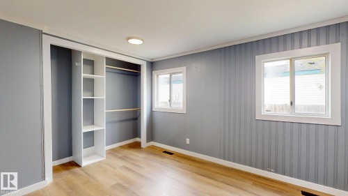 22 West View Boulevard, Edmonton, AB - Indoor Photo Showing Other Room
