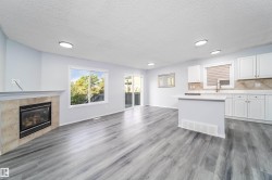 32 120 MAGRATH Road  Edmonton, AB T6R 0C6