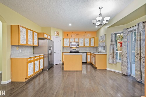 3449 28 Street, Edmonton, AB - Indoor Photo Showing Kitchen