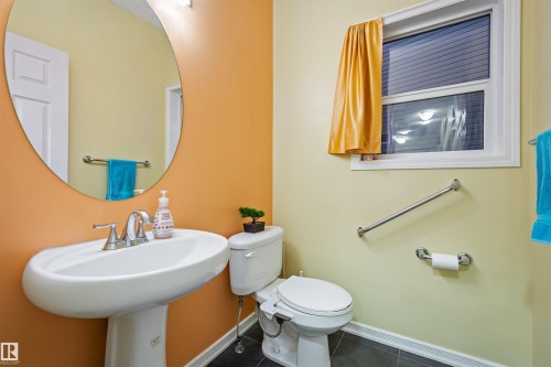 3449 28 Street, Edmonton, AB - Indoor Photo Showing Bathroom