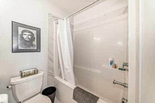 1 11326 95A Street, Edmonton, AB - Indoor Photo Showing Bathroom