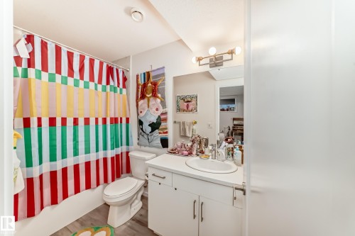 1 11326 95A Street, Edmonton, AB - Indoor Photo Showing Bathroom
