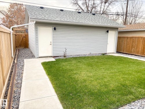 1 11326 95A Street, Edmonton, AB - Outdoor