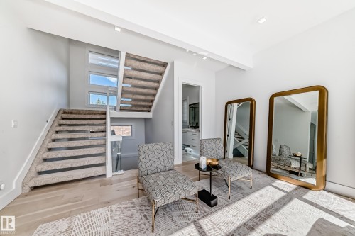 2747 Wheaton Drive, Edmonton, AB - Indoor Photo Showing Other Room