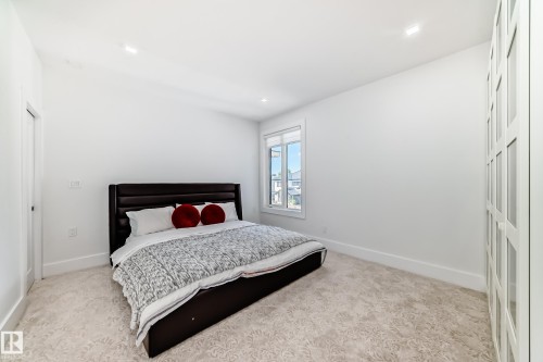 2747 Wheaton Drive, Edmonton, AB - Indoor Photo Showing Bedroom