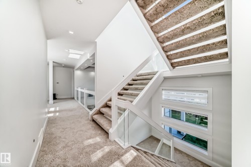 2747 Wheaton Drive, Edmonton, AB - Indoor Photo Showing Other Room