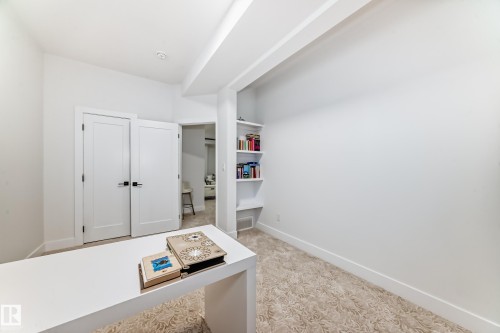 2747 Wheaton Drive, Edmonton, AB - Indoor Photo Showing Other Room