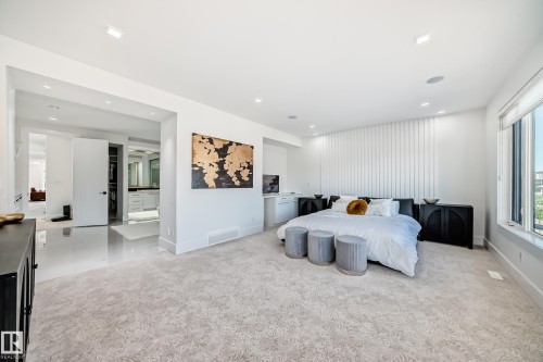 2747 Wheaton Drive, Edmonton, AB - Indoor Photo Showing Bedroom