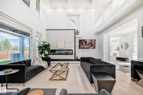 2747 Wheaton Drive, Edmonton, AB - Indoor