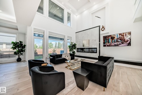 2747 Wheaton Drive, Edmonton, AB - Indoor