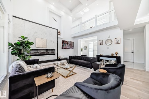 2747 Wheaton Drive, Edmonton, AB - Indoor