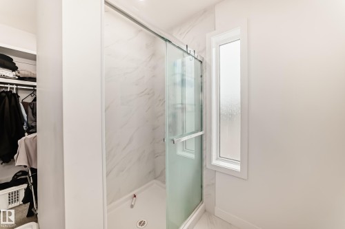 2 11326 95A Street, Edmonton, AB - Indoor Photo Showing Bathroom