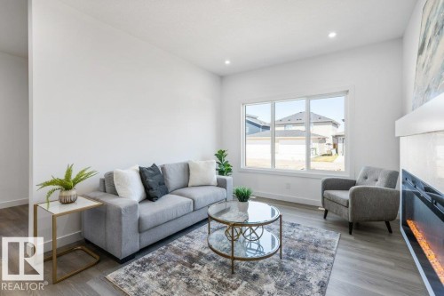 9805 106 Avenue, Morinville, AB - Indoor Photo Showing Living Room