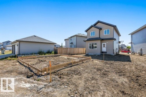 9805 106 Avenue, Morinville, AB - Outdoor