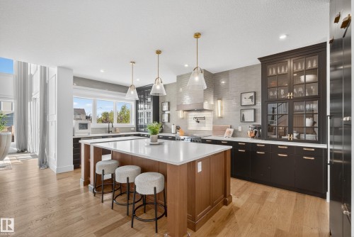 7 Jubilation Drive, St. Albert, AB - Indoor Photo Showing Kitchen With Upgraded Kitchen