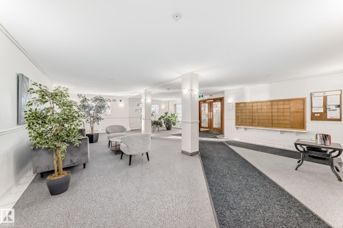 112 11716 100 Avenue, Edmonton, AB - Indoor Photo Showing Other Room