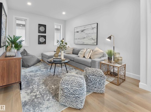 6003 107 Street, Edmonton, AB - Indoor Photo Showing Living Room