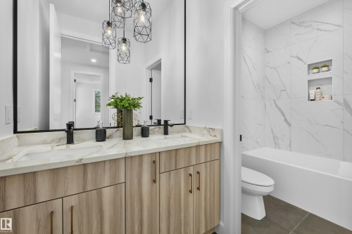 6003 107 Street, Edmonton, AB - Indoor Photo Showing Bathroom