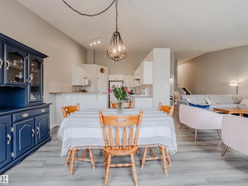 18 64 Blackburn, Edmonton, AB - Indoor Photo Showing Dining Room