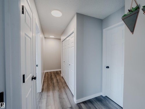 18 64 Blackburn, Edmonton, AB - Indoor Photo Showing Other Room