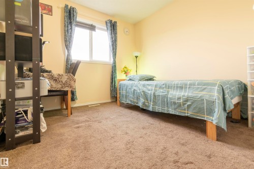 3019 Arthurs Crescent, Edmonton, AB - Indoor Photo Showing Bedroom