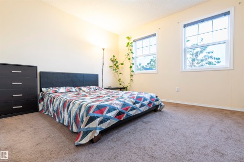 3019 Arthurs Crescent, Edmonton, AB - Indoor Photo Showing Bedroom