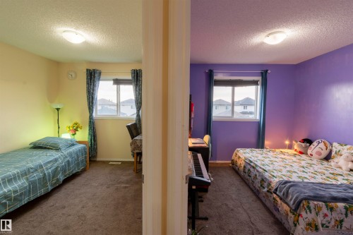 3019 Arthurs Crescent, Edmonton, AB - Indoor Photo Showing Bedroom