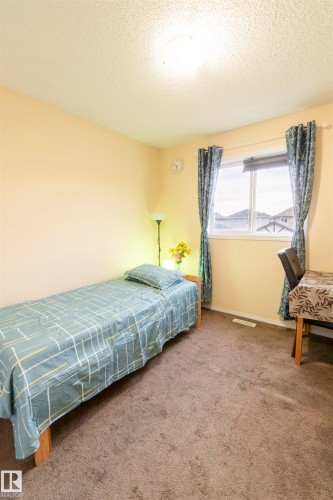 3019 Arthurs Crescent, Edmonton, AB - Indoor Photo Showing Bedroom