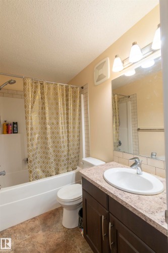 3019 Arthurs Crescent, Edmonton, AB - Indoor Photo Showing Bathroom