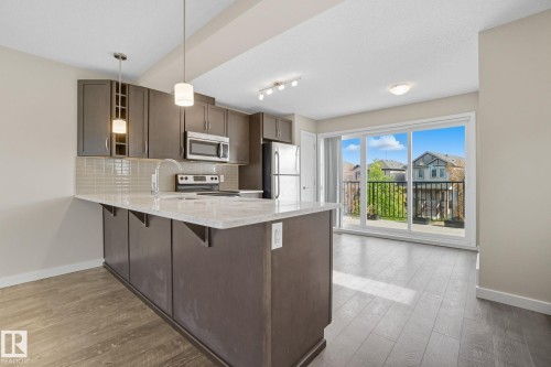 1604 33A Street, Edmonton, AB - Indoor Photo Showing Kitchen With Upgraded Kitchen