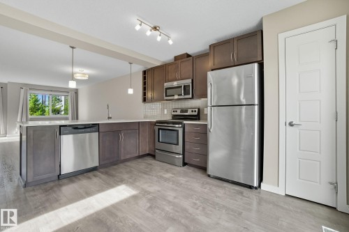 1604 33A Street, Edmonton, AB - Indoor Photo Showing Kitchen