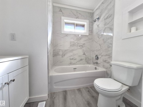11240 94 Street, Edmonton, AB - Indoor Photo Showing Bathroom