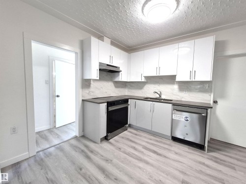 11240 94 Street, Edmonton, AB - Indoor Photo Showing Kitchen