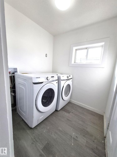 11240 94 Street, Edmonton, AB - Indoor Photo Showing Laundry Room