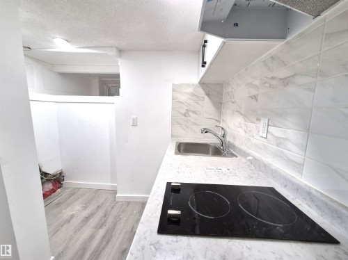 11240 94 Street, Edmonton, AB - Indoor