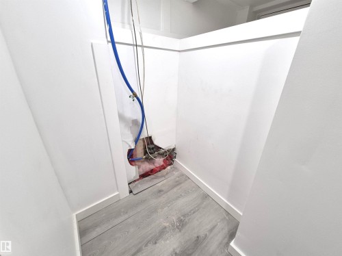 11240 94 Street, Edmonton, AB - Indoor