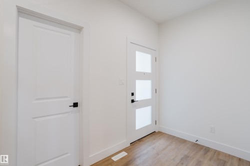 341 Munn Way, Leduc, AB - Indoor Photo Showing Other Room