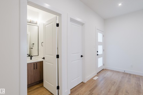 341 Munn Way, Leduc, AB - Indoor Photo Showing Other Room