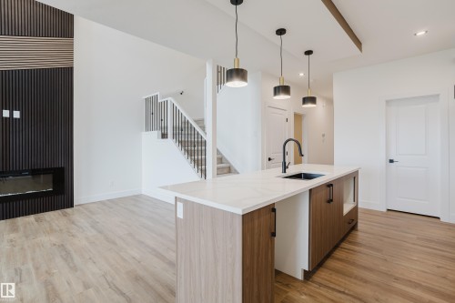 341 Munn Way, Leduc, AB - Indoor Photo Showing Kitchen