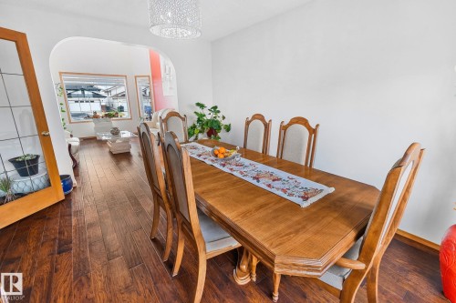 1238 Joyce Crescent Nw, Edmonton, AB - Indoor Photo Showing Dining Room