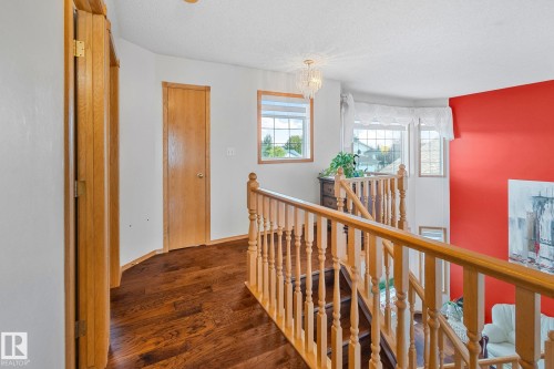 1238 Joyce Crescent Nw, Edmonton, AB - Indoor Photo Showing Other Room